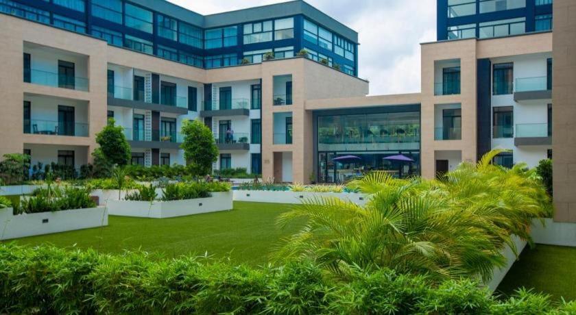 Embassy Gardens Luxury Suites Cpg アクラ エクステリア 写真