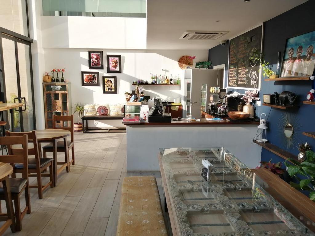 Embassy Gardens Luxury Suites Cpg アクラ エクステリア 写真