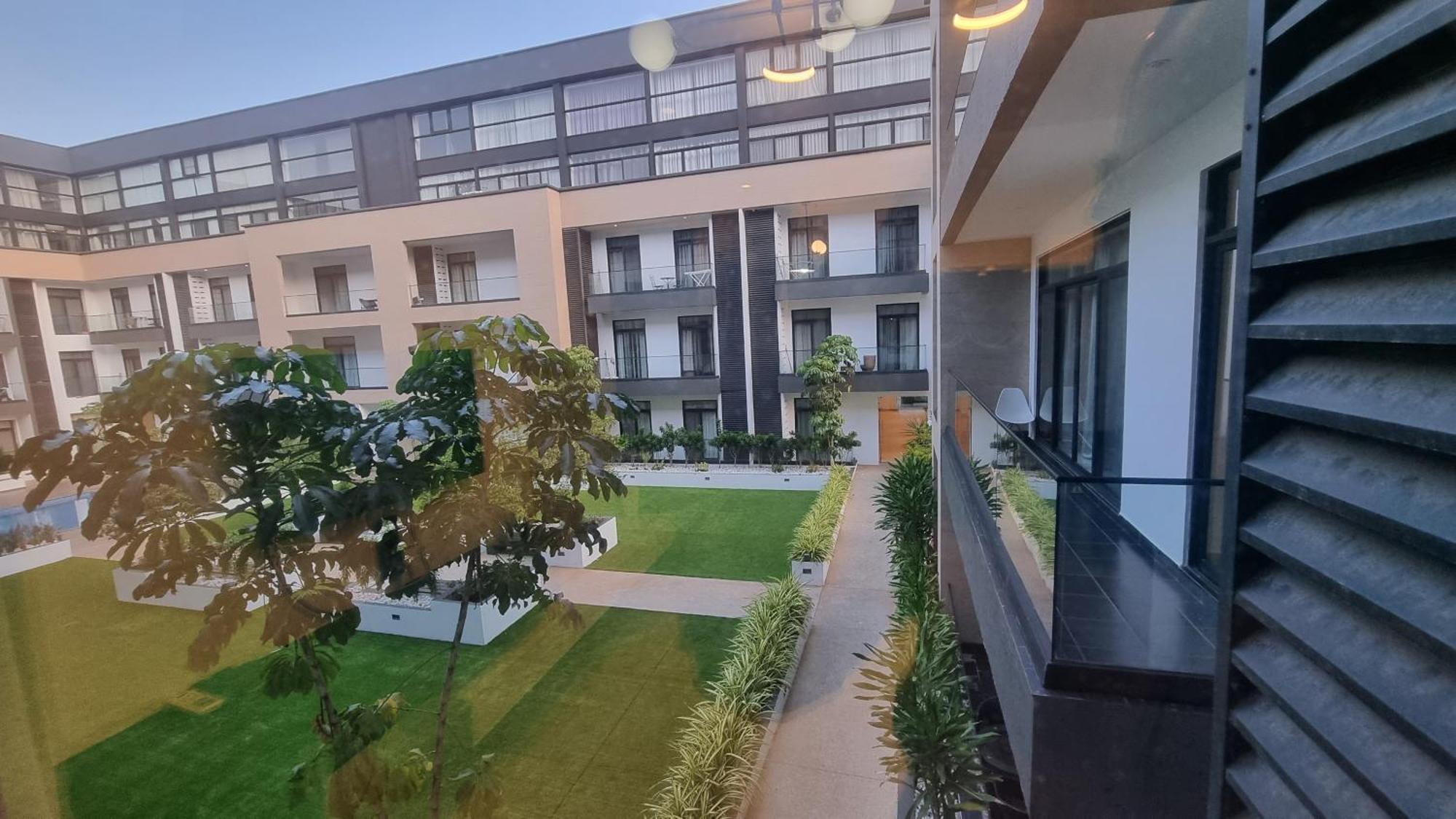 Embassy Gardens Luxury Suites Cpg アクラ エクステリア 写真