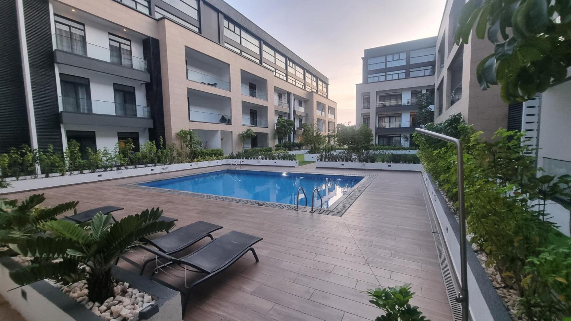 Embassy Gardens Luxury Suites Cpg アクラ エクステリア 写真