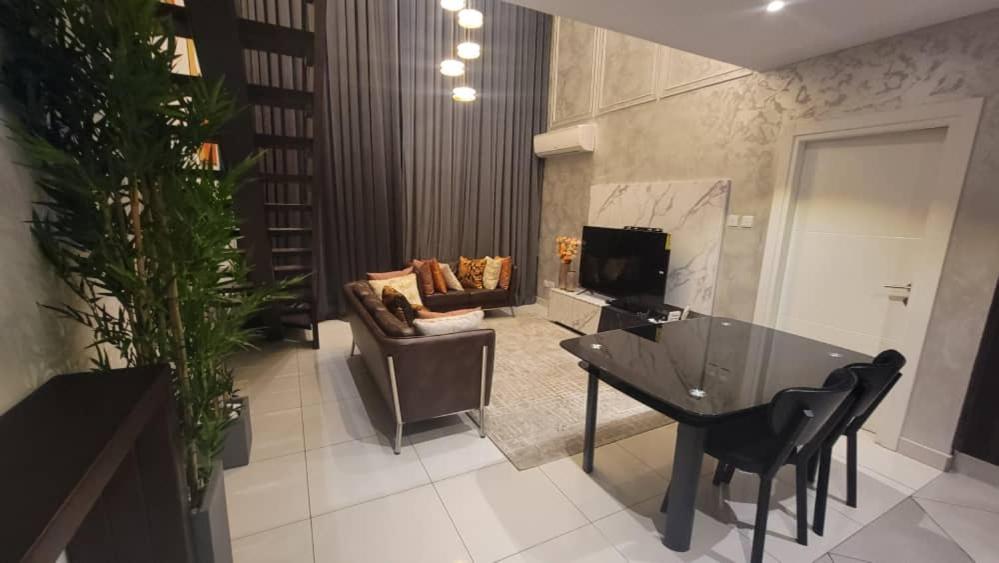 Embassy Gardens Luxury Suites Cpg アクラ エクステリア 写真