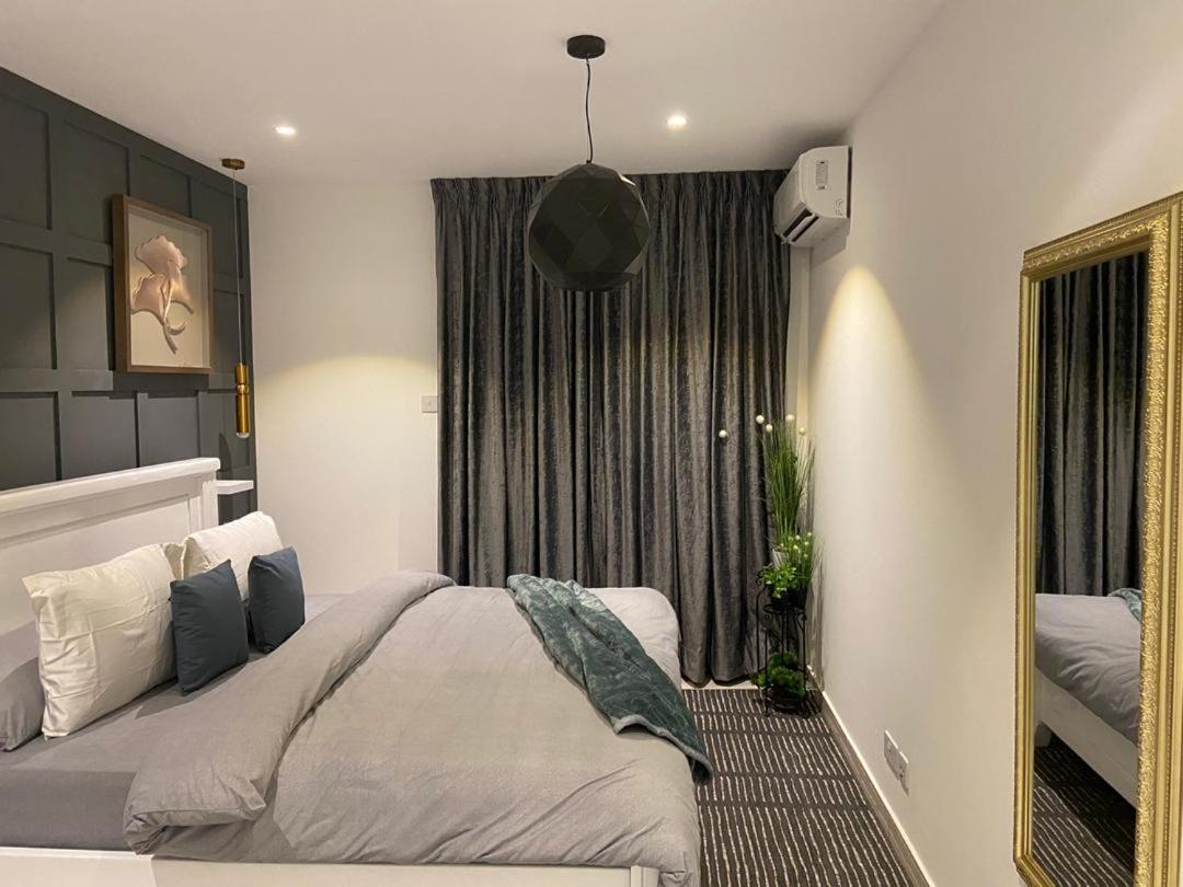 Embassy Gardens Luxury Suites Cpg アクラ エクステリア 写真